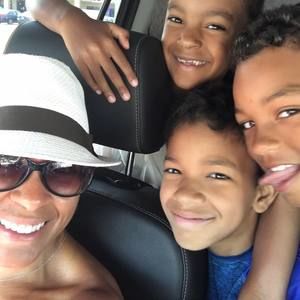 Meet your Posher, Ebony